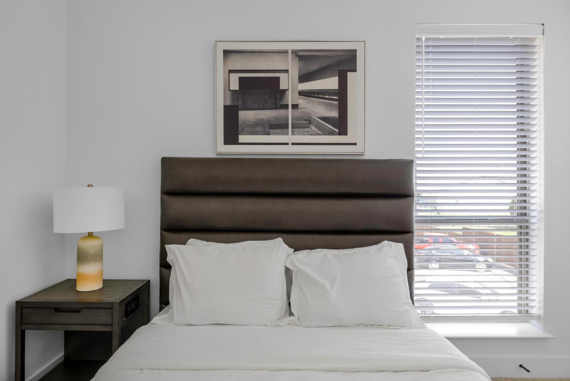 Railyard Apartments By Barsala Denton Habitación foto