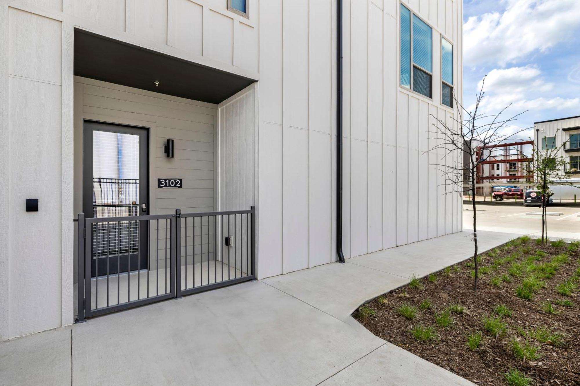 Railyard Apartments By Barsala Denton Habitación foto