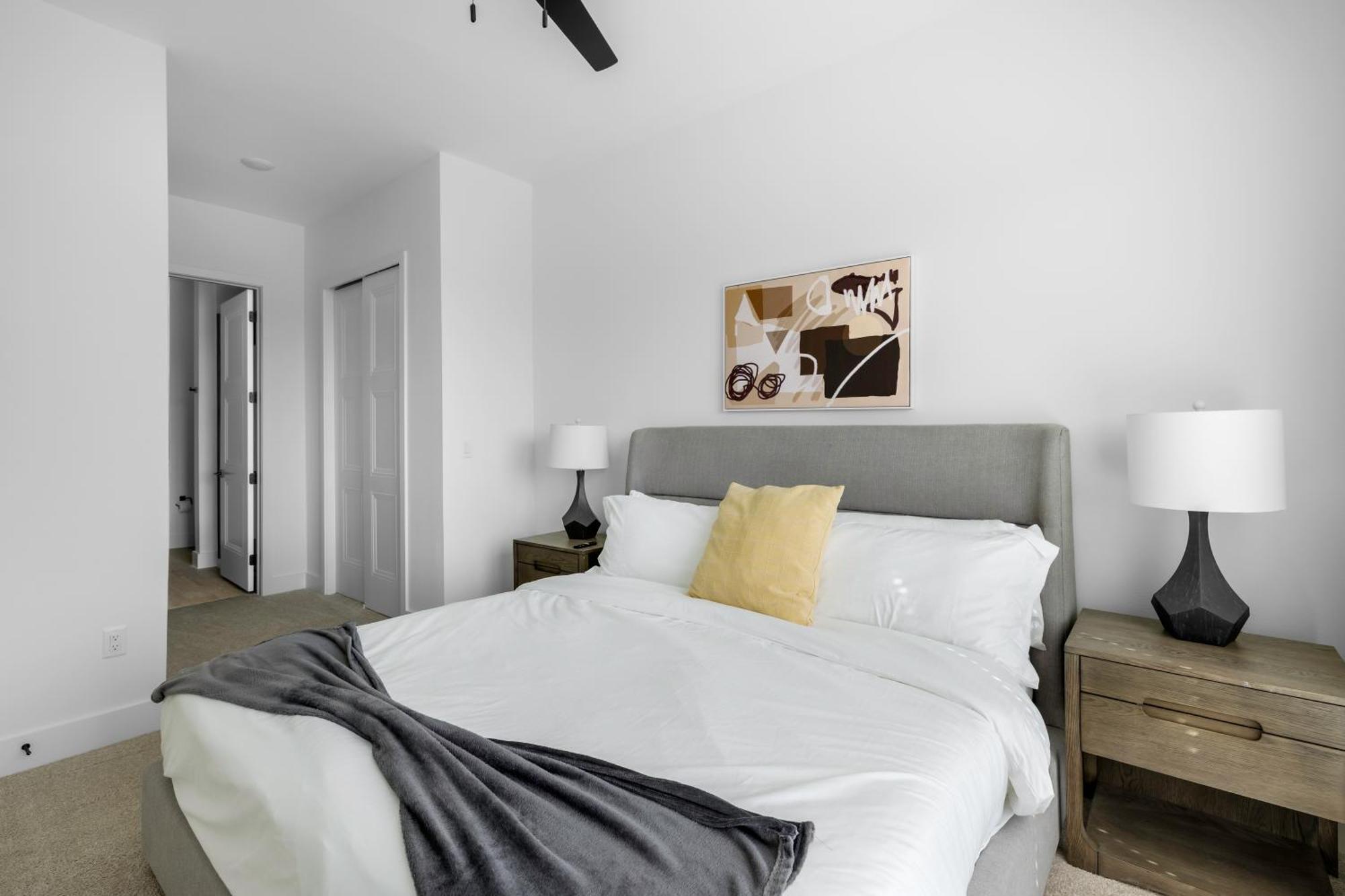 Railyard Apartments By Barsala Denton Habitación foto